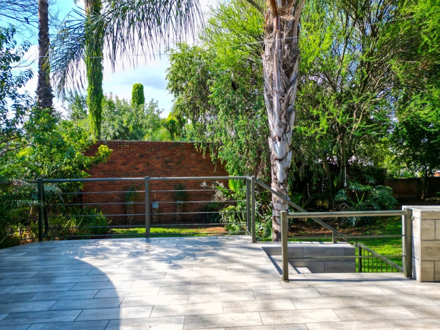 4 Bedroom Property for Sale in Ifafi North West